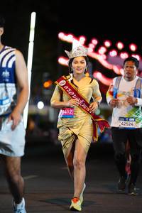 BIB: 377, 6412, 42524
                            <button type="button" onclick="openModal(23071128)" class="btn btn-primary btn-sm float-right btn-popup" data-toggle="modal" data-target=".modal-high-quality">
                        <i class="fas fa-shopping-cart"></i> Add to Cart
                    </button>
                                            <button type="button" onclick="isThisMe(23071128, true)" class="btn btn-success btn-sm float-right btn-popup btn-isme hidden" data-toggle="tooltip" data-placement="bottom" title="นี่คือรูปของคุณใช่ไหม คลิกที่นี่เพื่อเอาเข้าอัลบั้ม">
                        <i class="fas fa-plus"></i> Add to album
                    </button>
                    <button type="button" onclick="isThisMe(23071128, false)" class="btn btn-warning btn-sm float-right btn-popup btn-isnotme hidden">
                        <i class="fas fa-ban"></i> Remove from album
                    </button>